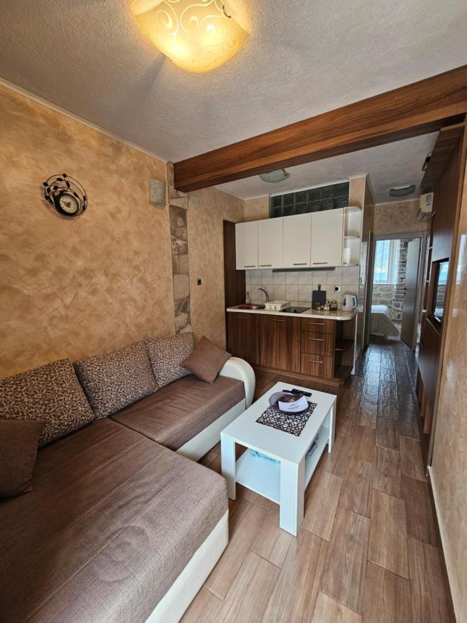 Lanterna Apartments コトル 部屋 写真