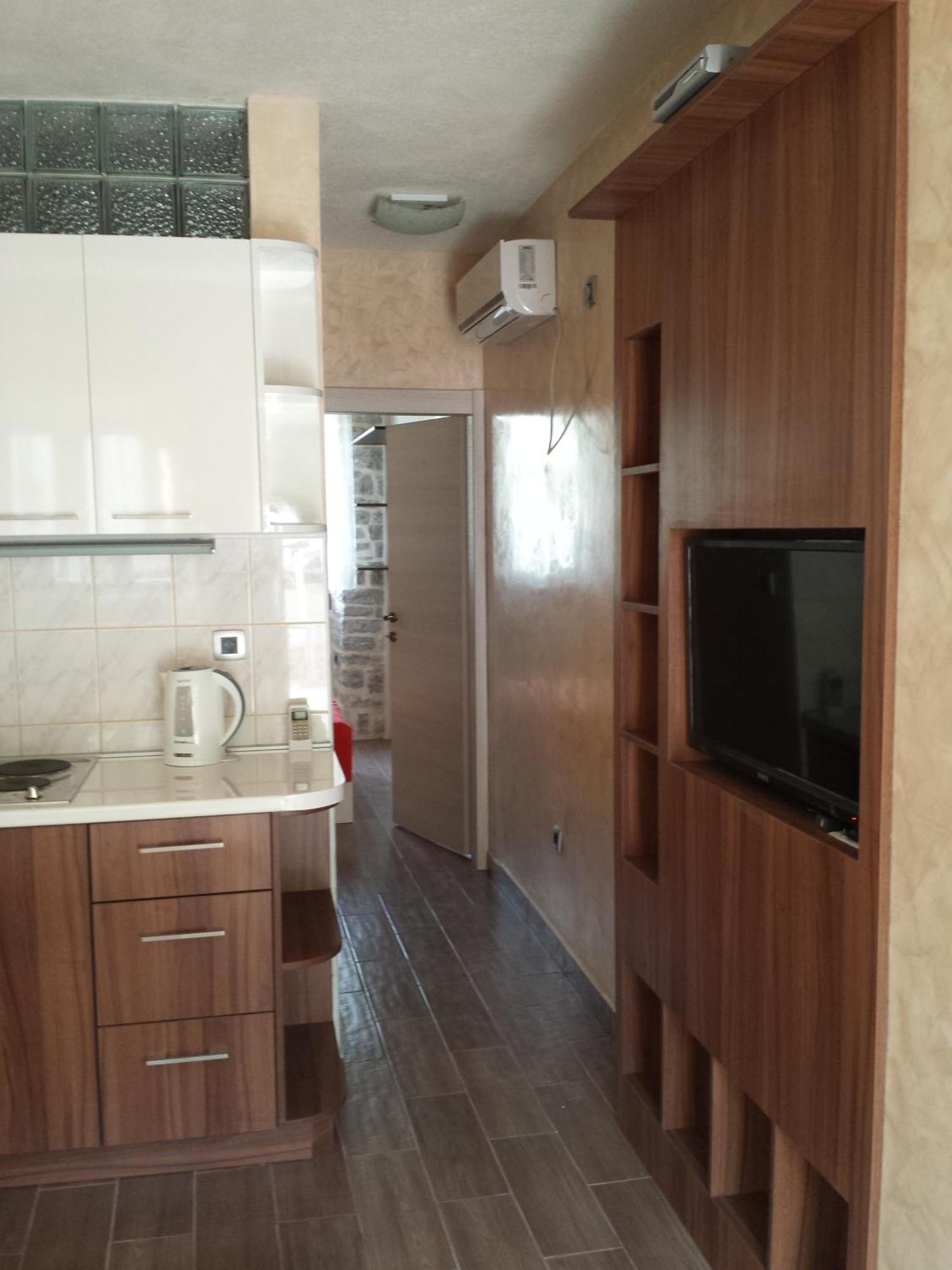 Lanterna Apartments コトル 部屋 写真